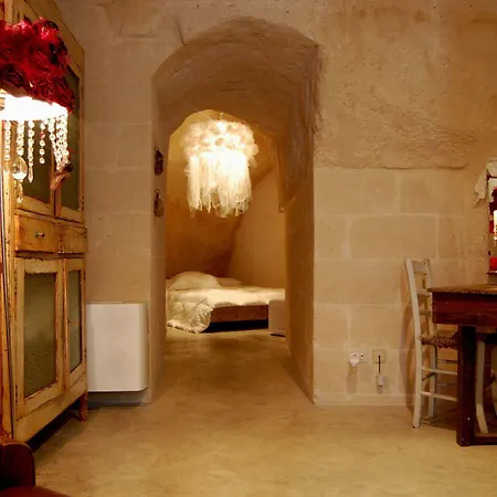 La Corte Degli Agostiniani * Matera